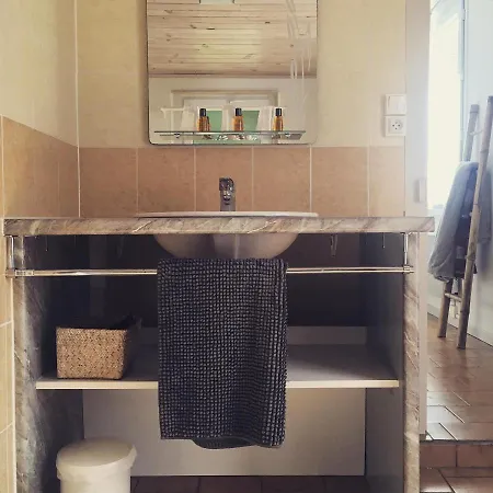 Les Jardins De Bed & Breakfast