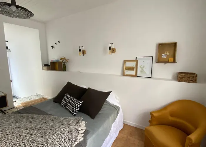 Les Jardins De Bed & Breakfast 3*