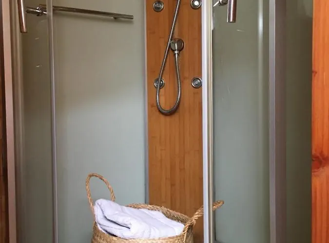 Les Jardins De Bed & Breakfast