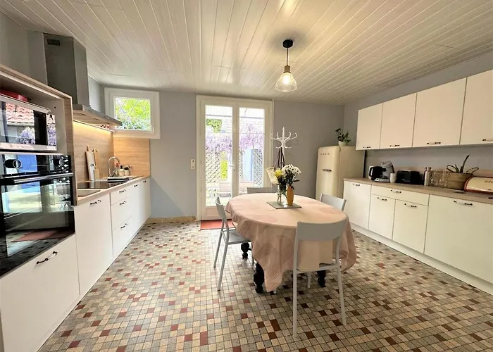 Les Jardins De Bed & Breakfast 3*