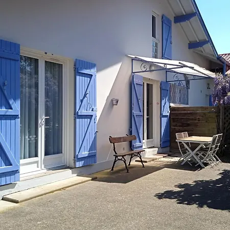 Les Jardins De Bed & Breakfast